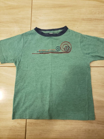 Lote de 5 Camisetas e 1 Regata Grife - Foto 3