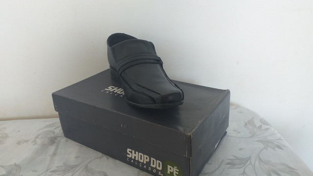 Vende-se sapato social novo,nunca usado!n°40