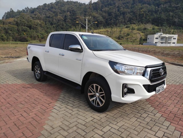 HILUX SRV 4X4 DIESEL AUT TOP PNEUS NOVOS!