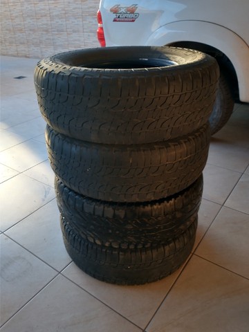 Vendo 4 pneus 265/70 R16