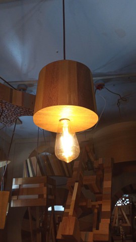 Luminária em madeira  - Foto 4