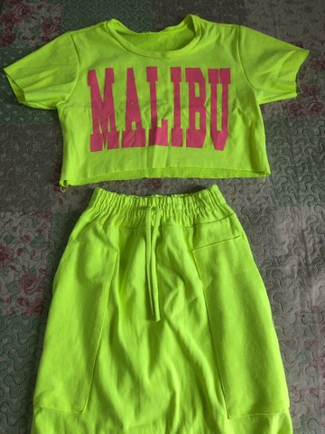 Conjunto Malibu novo verde neon