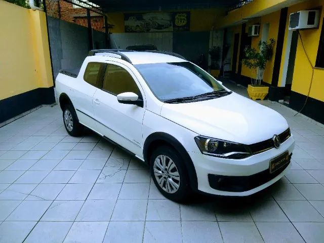 Comprar Picape Volkswagen Saveiro 1.6 G6 Cross Cabine Estendida Flex Preto  2014 em Ibitinga-SP