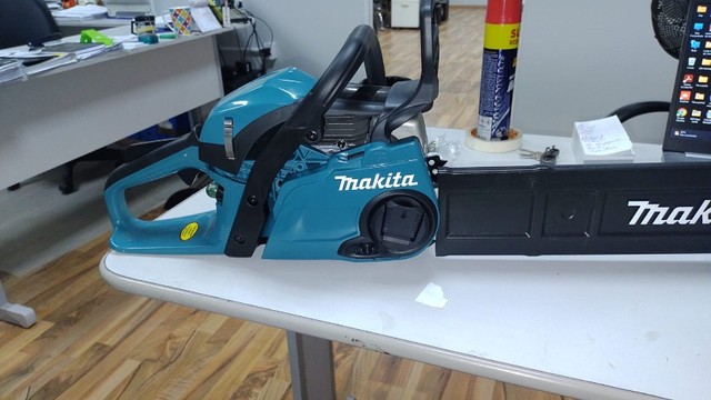 motosserra makita  gasolina  semi nova