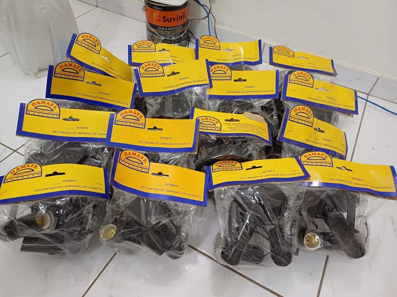 Pacote 18 spots pretos de 3 lâmpadas mais 3 drops de Vidro retro - Foto 2