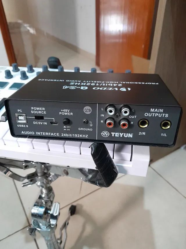 Teclado controlador Arturia MKII 25 teclas + Interface de áudio Teyun