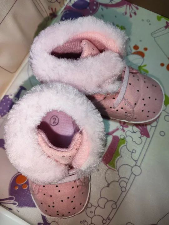 bota bebê rosa com brilhos 11,8cm 6-12 meses - Foto 6