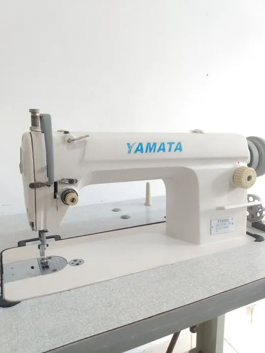 MAQUINA DE COSTURA RETA YAMATA SEMI NOVA - Foto 3