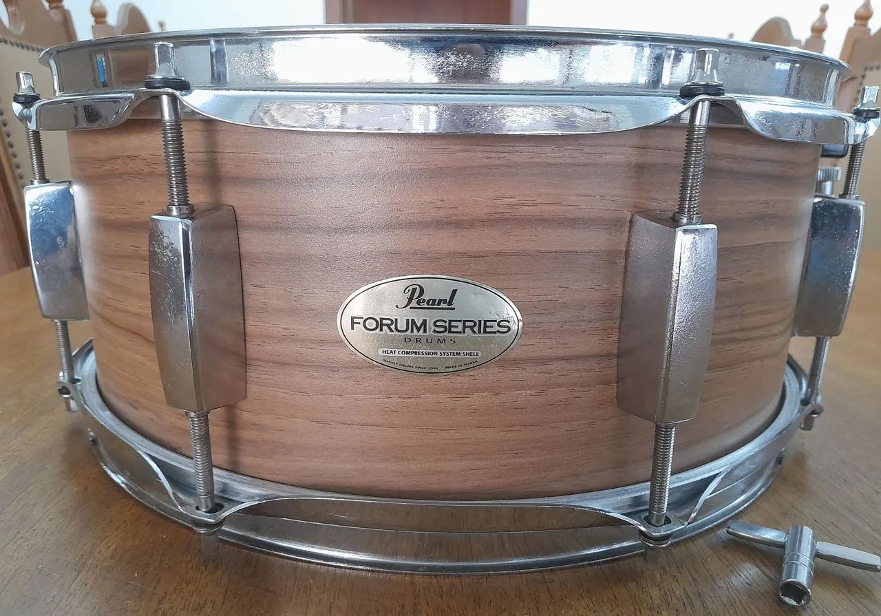 Caixa 14x5,5 PEARL.  casco madeira. Pearl Forum