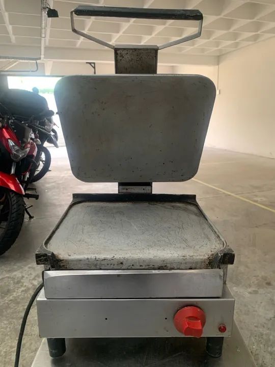 Chapa para Lanches elétrica com prensa  - Foto 4
