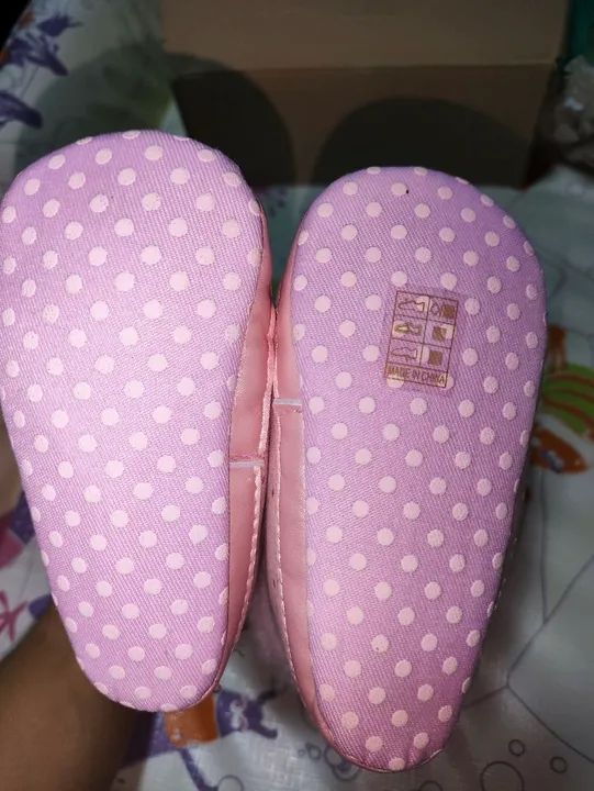 bota bebê rosa com brilhos 11,8cm 6-12 meses - Foto 5