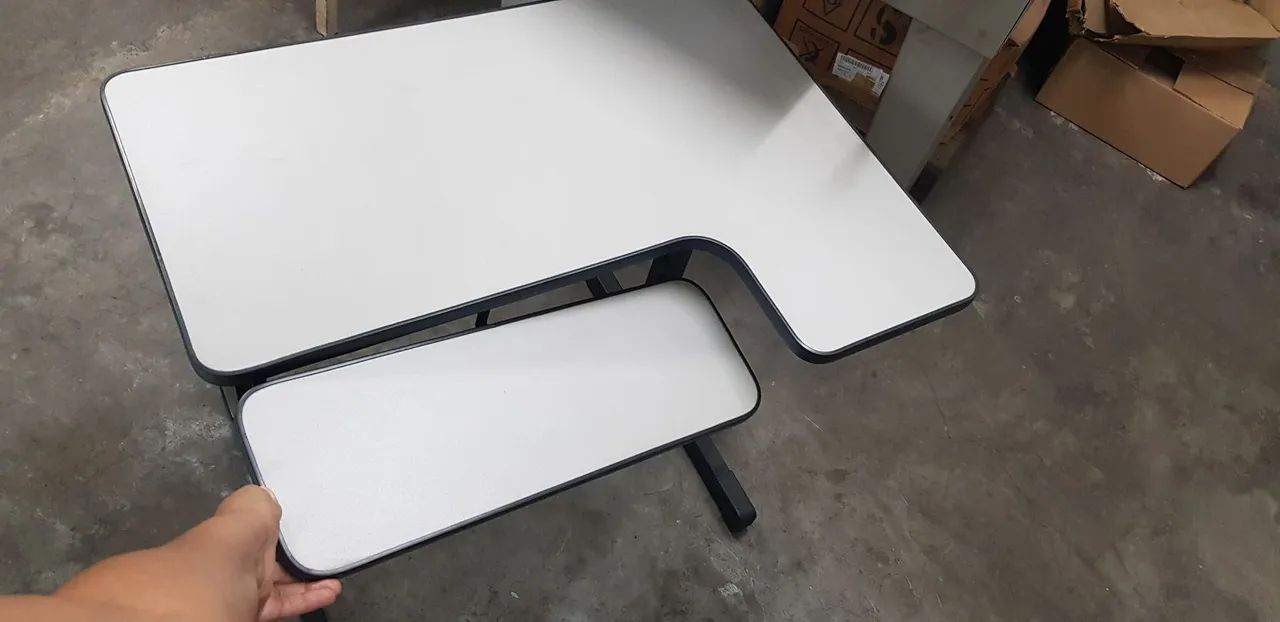 Mesa para computador com suporte para teclado - Foto 2