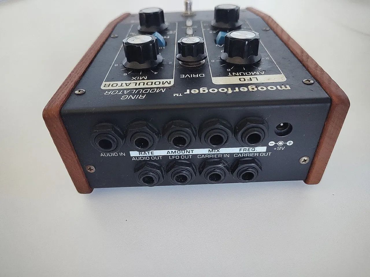 Moogerfooger Ring Modulator - Pedal de Efeito - Bob Moog