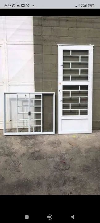Porta e janela com vidro tijolinho quadradinho ou palito 