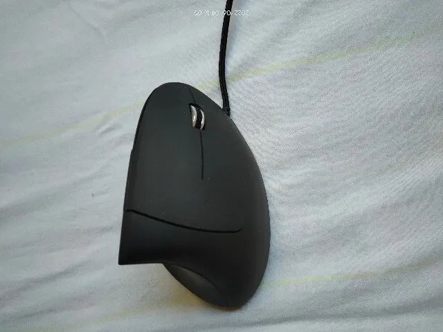mouse ergonômico  vertical  com fio gamer,cabo de 1,8m - Foto 5