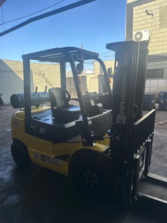 EMPILHADEIRAS PARA LOCAÇÃO !!! DE 2,5 A 16 TON !!? ATENDEMOS RIBEIRÃO E REGIÃO !!? - Foto 3