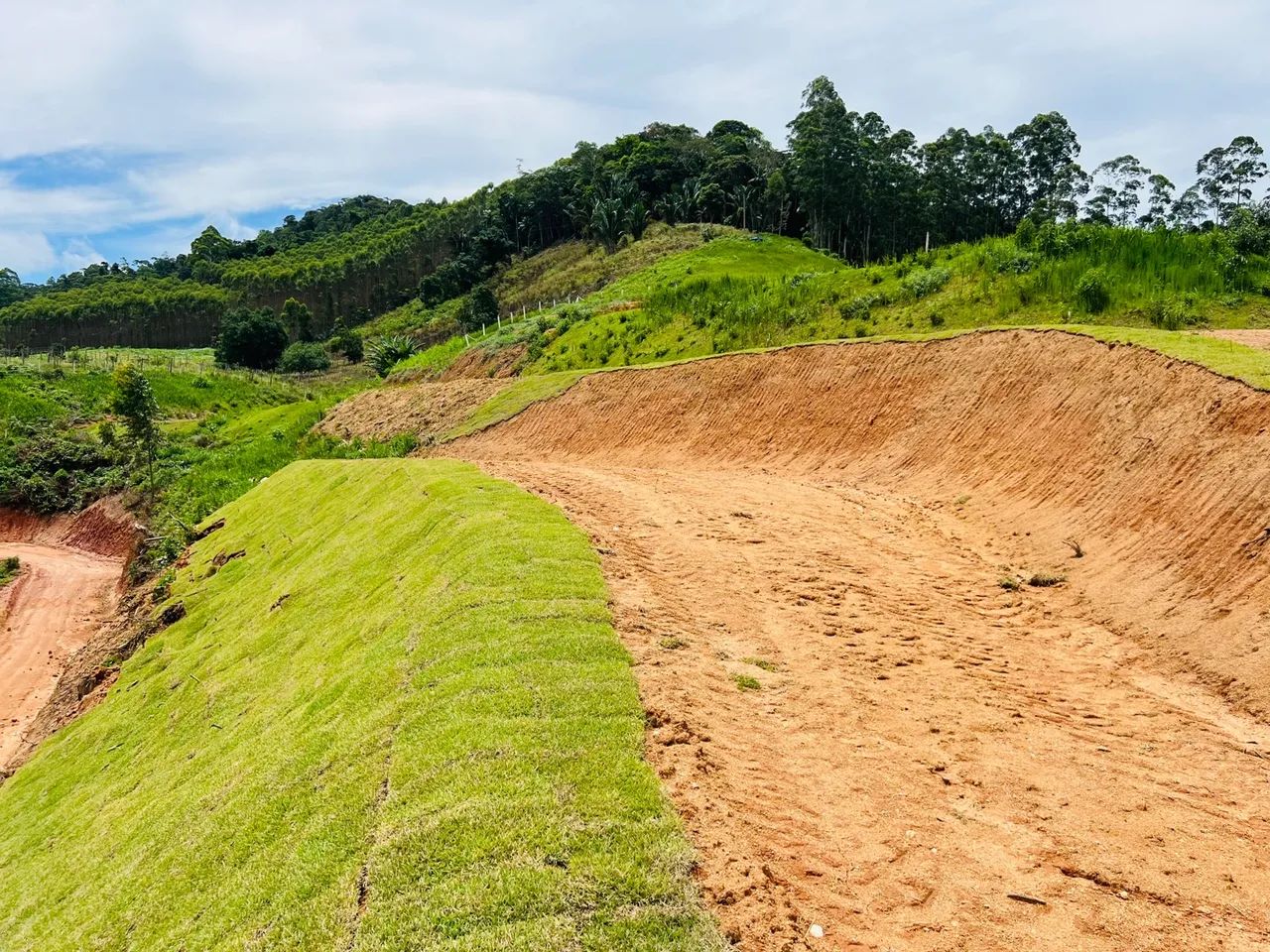 Terreno com vista espetacular em condomínio fechado, alto padrão. - Foto 12