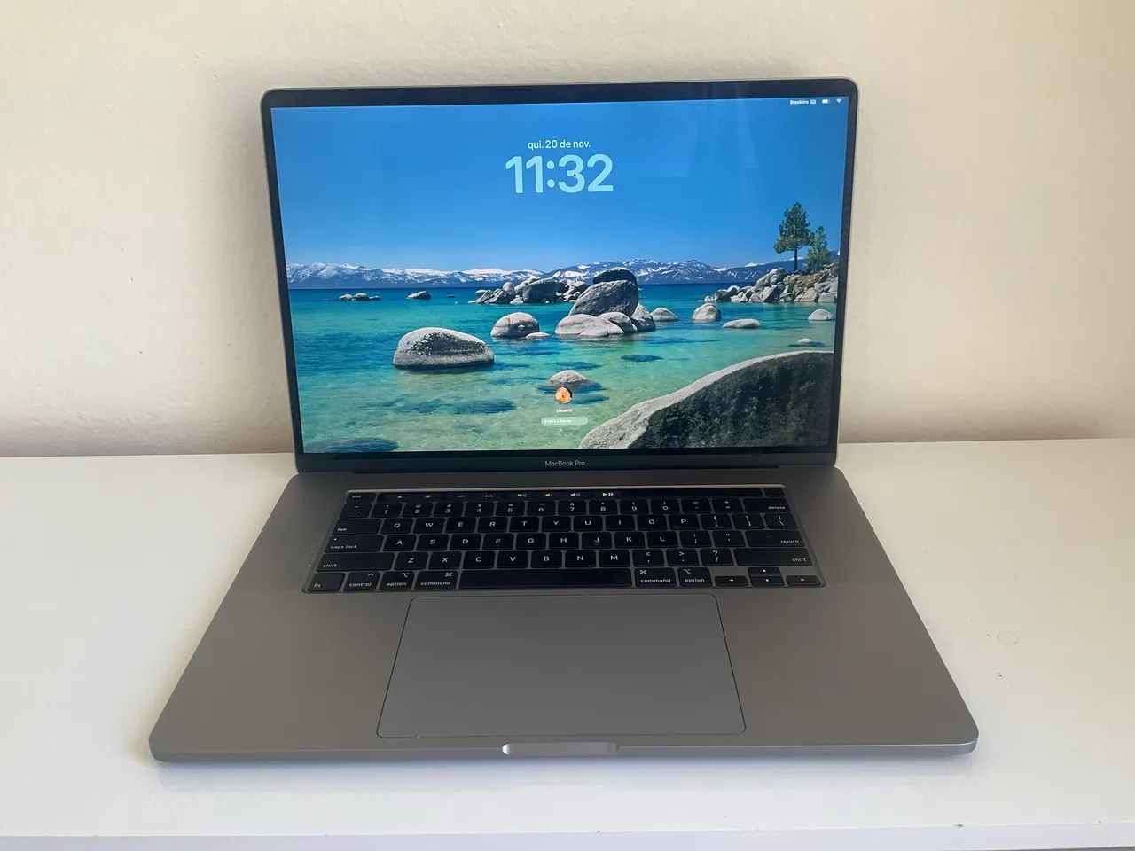 Macbook Pro 16 Touch Bar 16gb RAM 500gb ssd Radeon Pro $3550 no