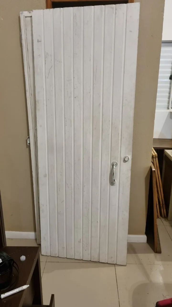 PORTA DE MADEIRA MACIÇA (PESADA) - Completa com Fechadura64706493724547120