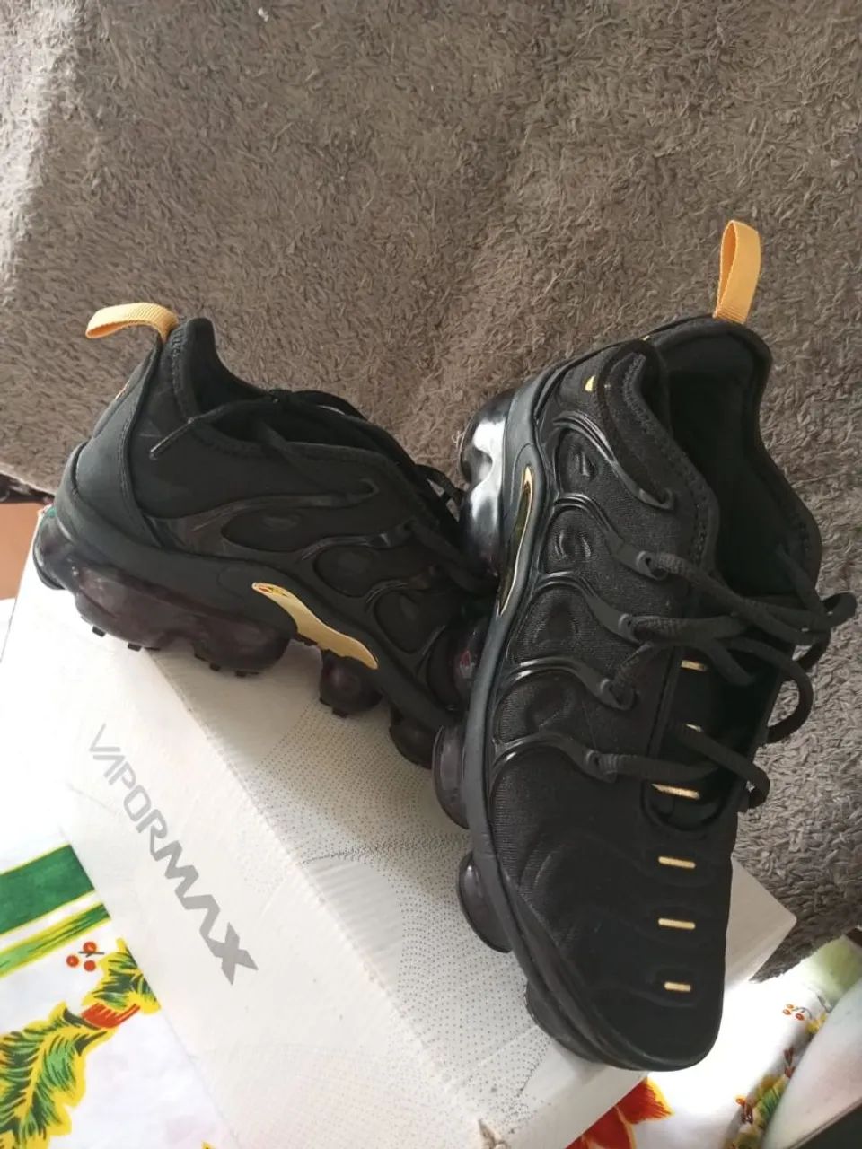 Vapormax 2021 Nike Air Vapormax Plus Preto E Dourado Tenis