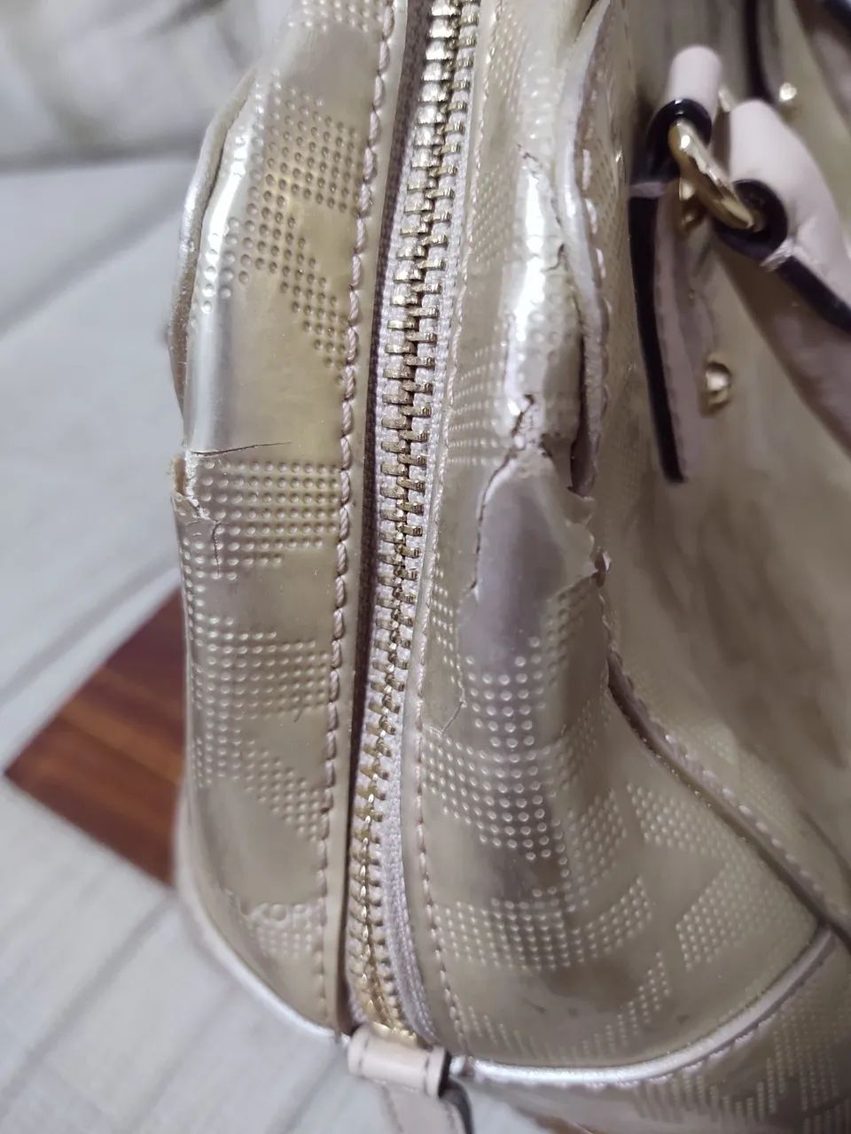 Bolsa Michael Kors Dourada Original - Foto 3
