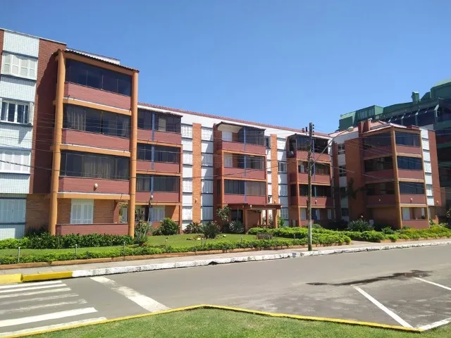 Apartamento de um dormitório na Beira Mar de Capão, bem no centro.