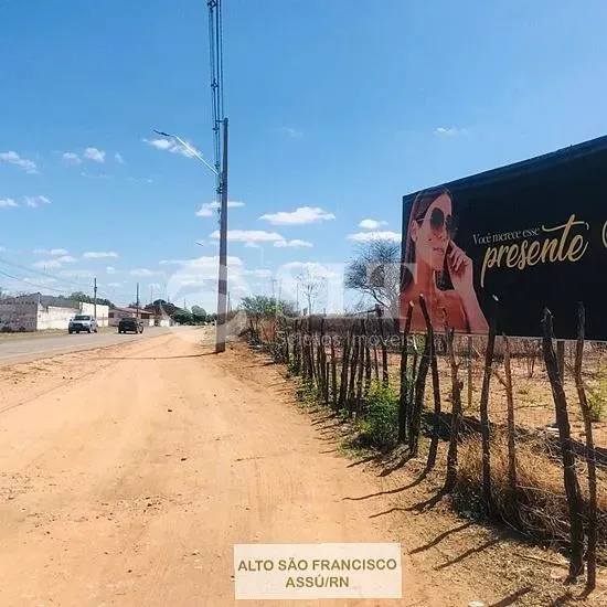 S8008 -Terreno para vender ou locar, ótima localização de frente para o asfalto, na zona d