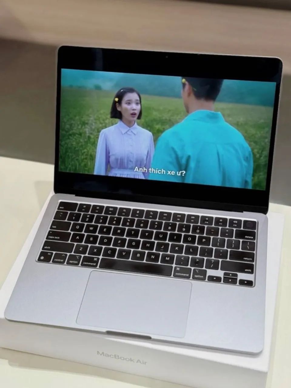 Apple MacBook Air M2 8/256GB (2022) Tela 13.6 Lacrado com 1 ano