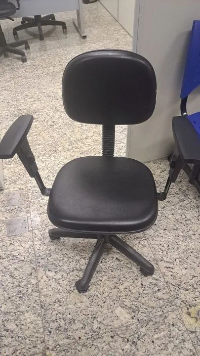 Cadeira de Escritório Giratória com Rodinhas