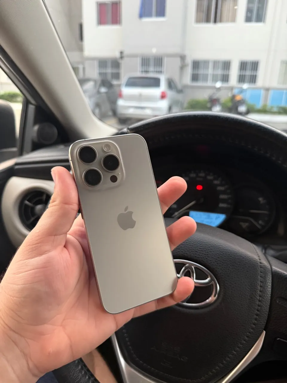 Iphone 15 Pro 512 gigas Natural perfeito