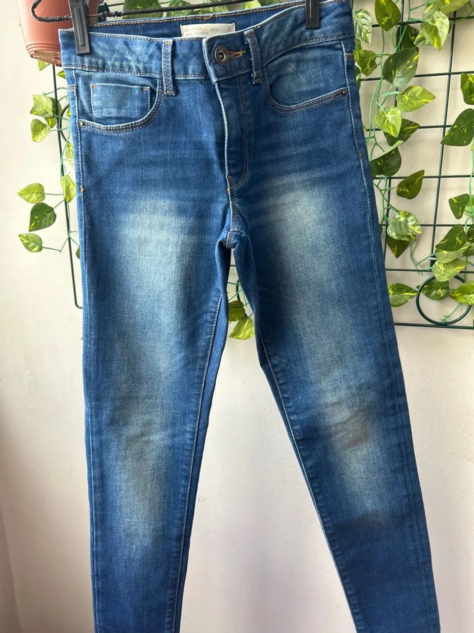 Calça jeans Zara, Abercrombie e Gap tamanho 9 e 10 valor R$ 40,00 cada