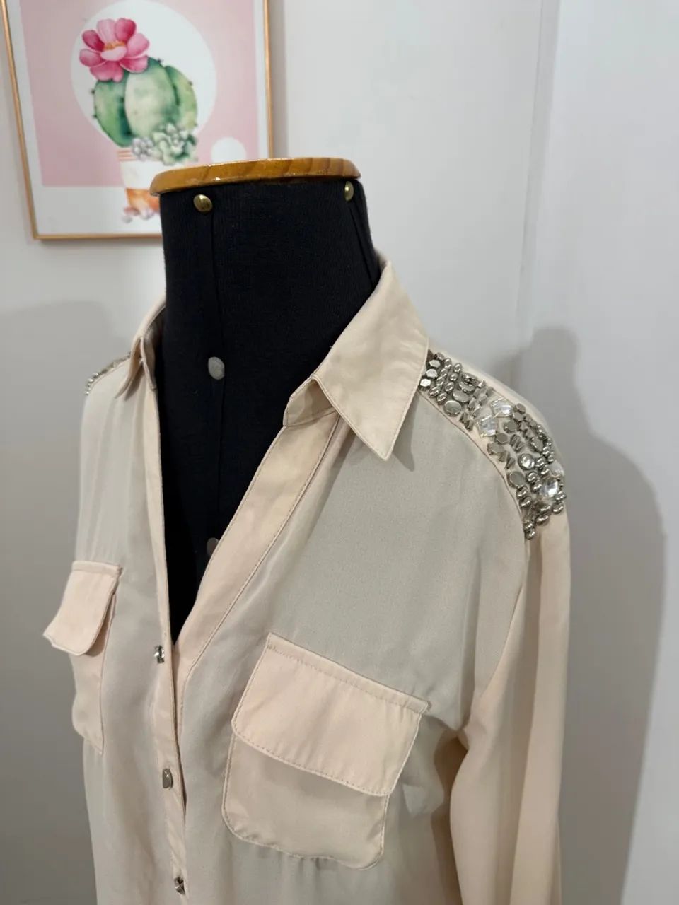 Camisa Feminina nova com Detalhes - Foto 4