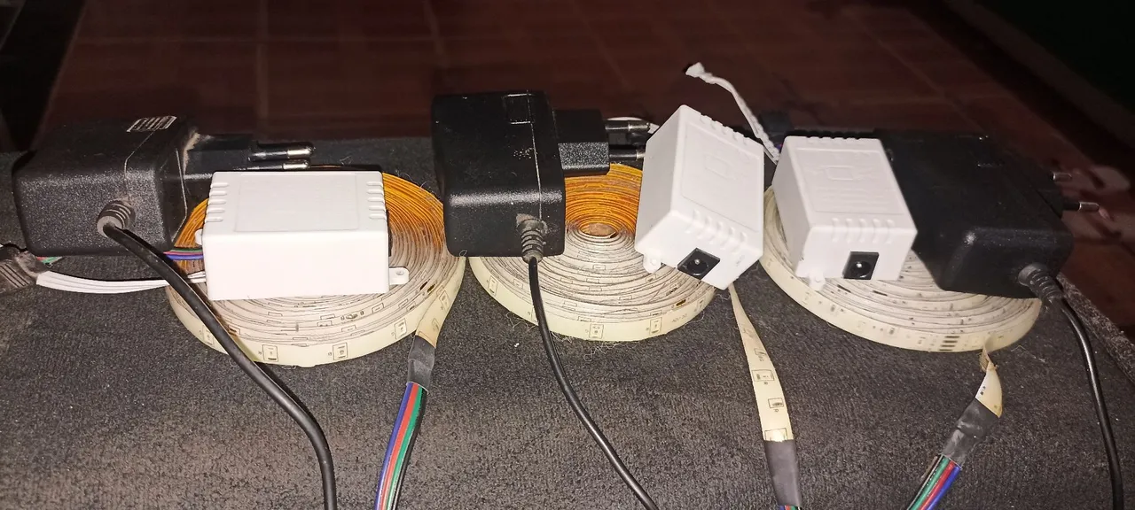 Fitas de LED RGB com controle remoto