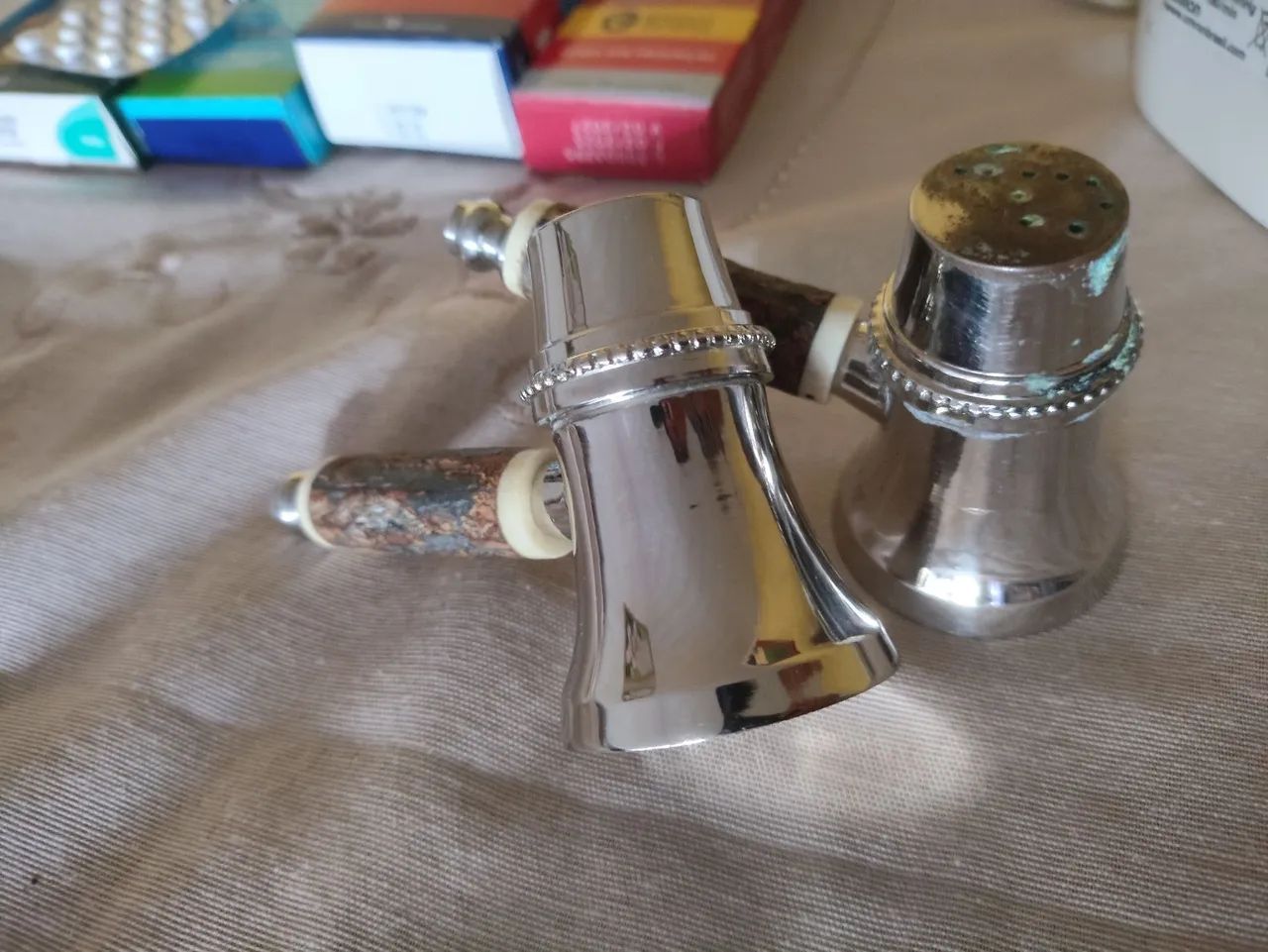 Saleiro e Pimenteiro com Cabo de Madeira Rústico - Foto 6