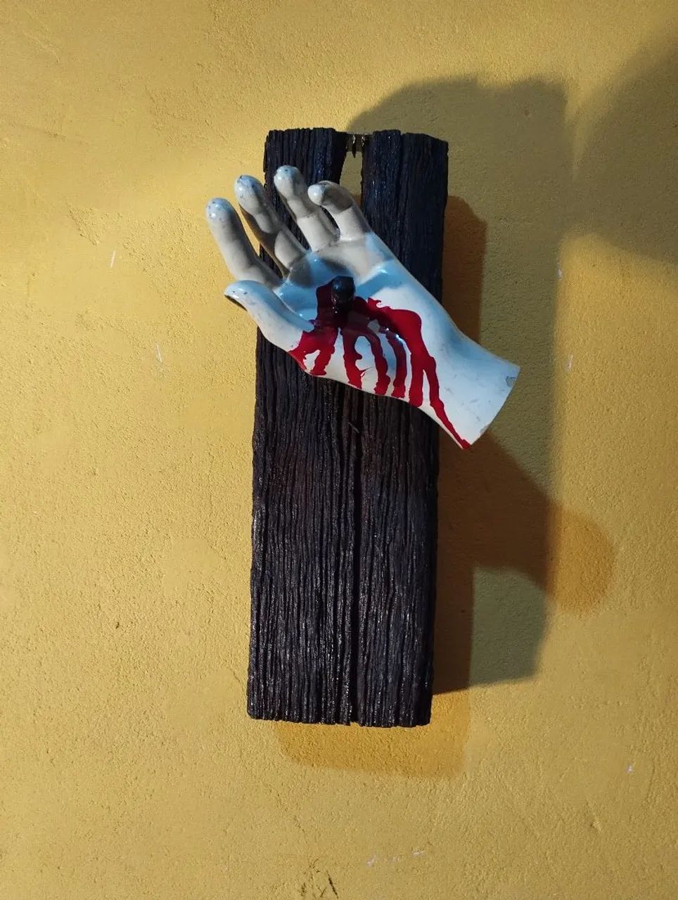 Escultura Mão de Cristo - Foto 2