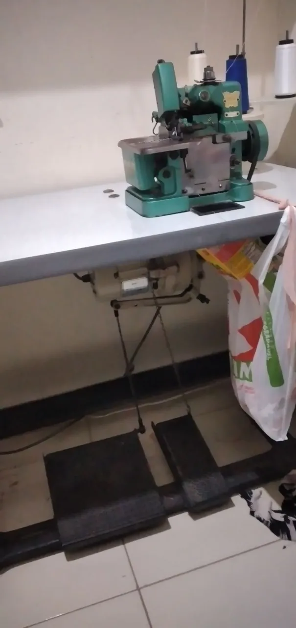 Máquina de Costura Industrial Overloque