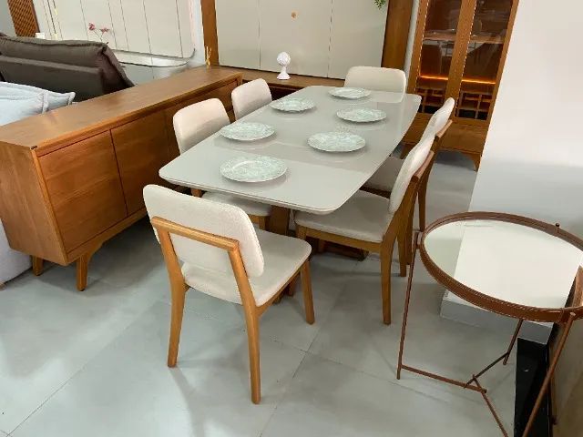 Mesa de jantar com base em madeira, tampo laqueado com vidro e 6 cadeiras! - Foto 2