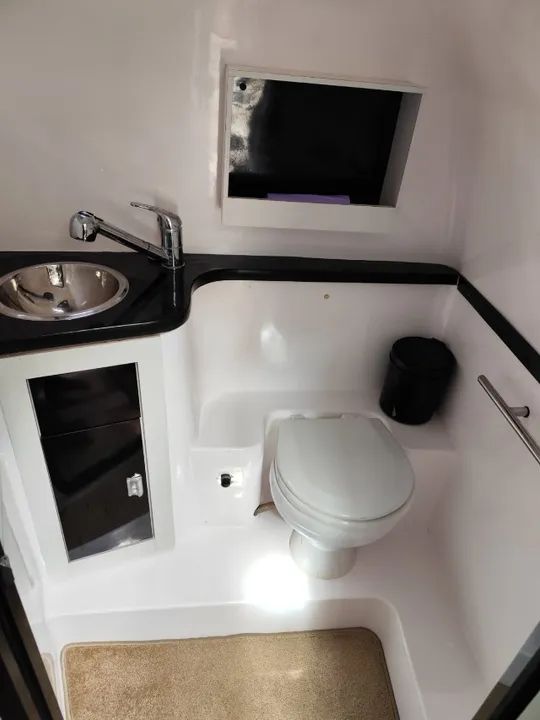 Focker 310GT 2011 - Alongada 33 Pés - Mercruiser V8 8.2 430HP - 400h + BOTE APOIO C MOTOR - Foto 12