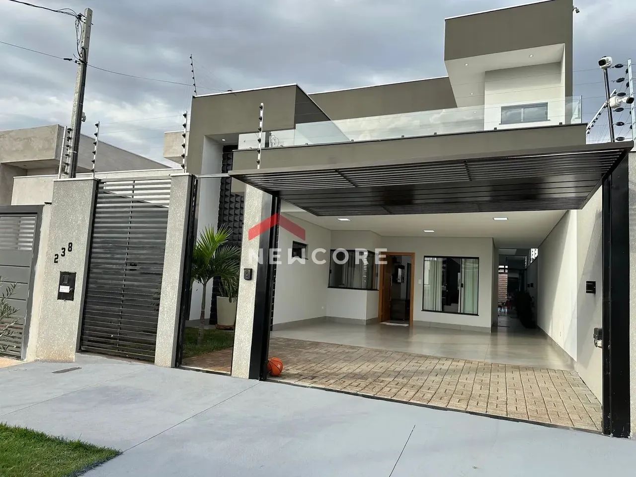 Casa em Rua Pioneiro Hideo Toda - Zona 31 - Maringá/PR