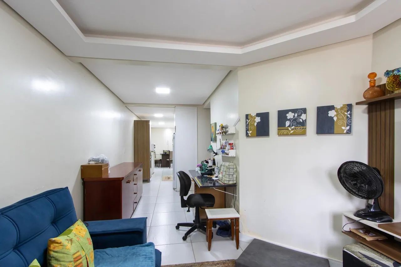 Casa terrea de 2 dormitórios, em excelente localização, amplo pátio e local tran - Foto 5