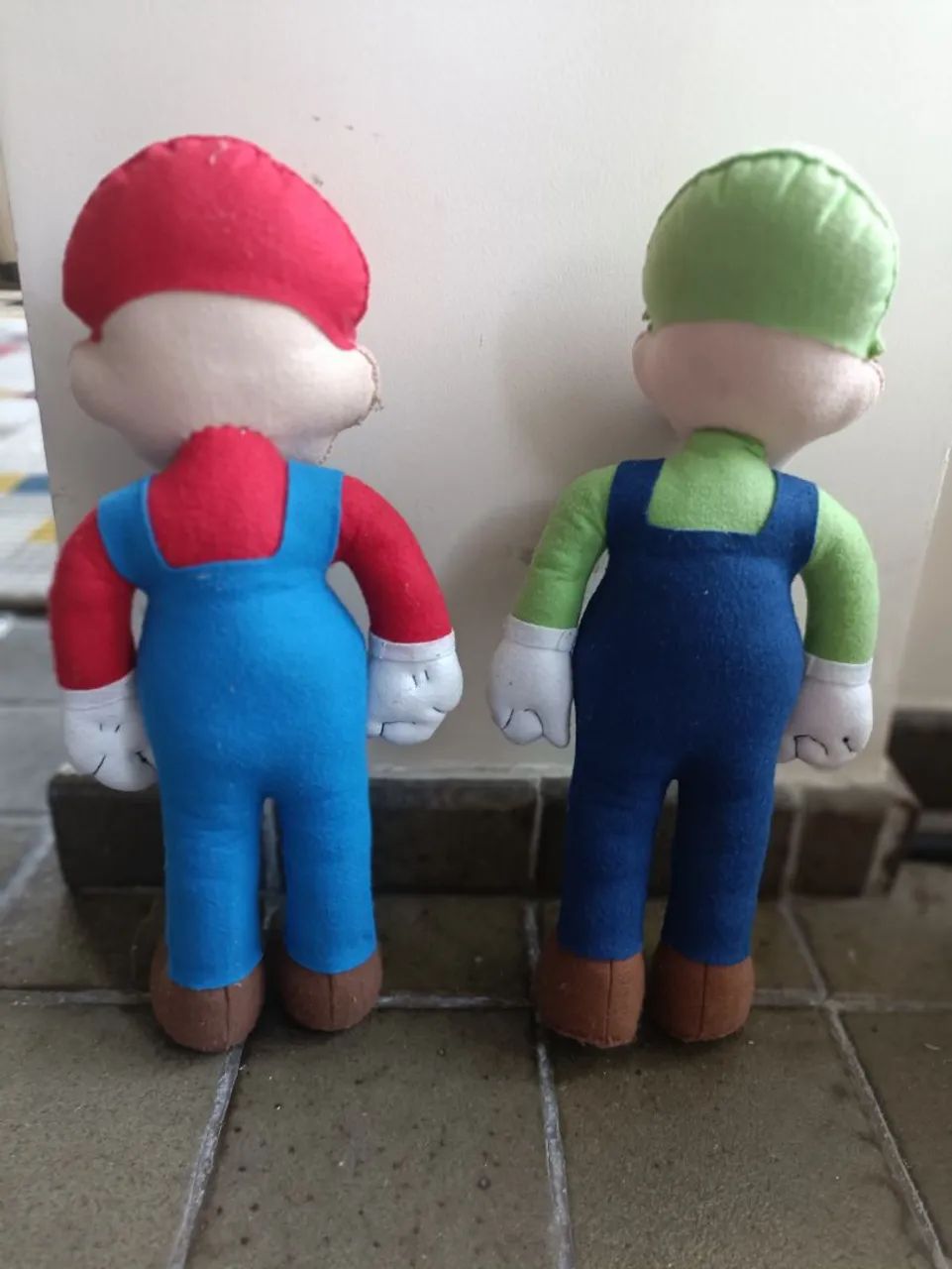 Bonecos de feltro Mario e Luigi, medindo 45 cm de altura - Foto 2