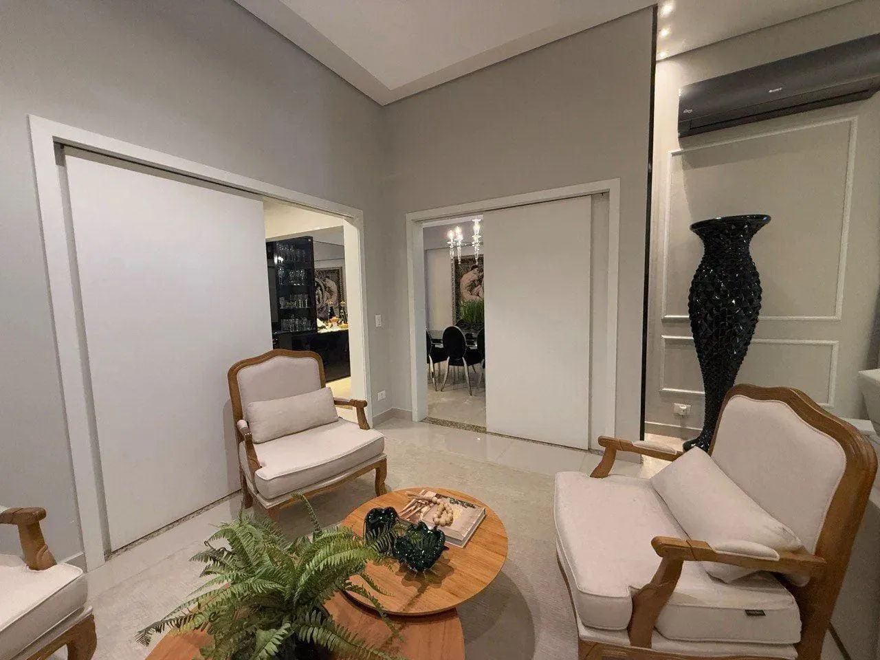 ROYAL MAISON - R$ 1.380.000 - Casa à venda, 3 dormitórios (1 suíte) , 154m², 2 vagas, Espe - Foto 3