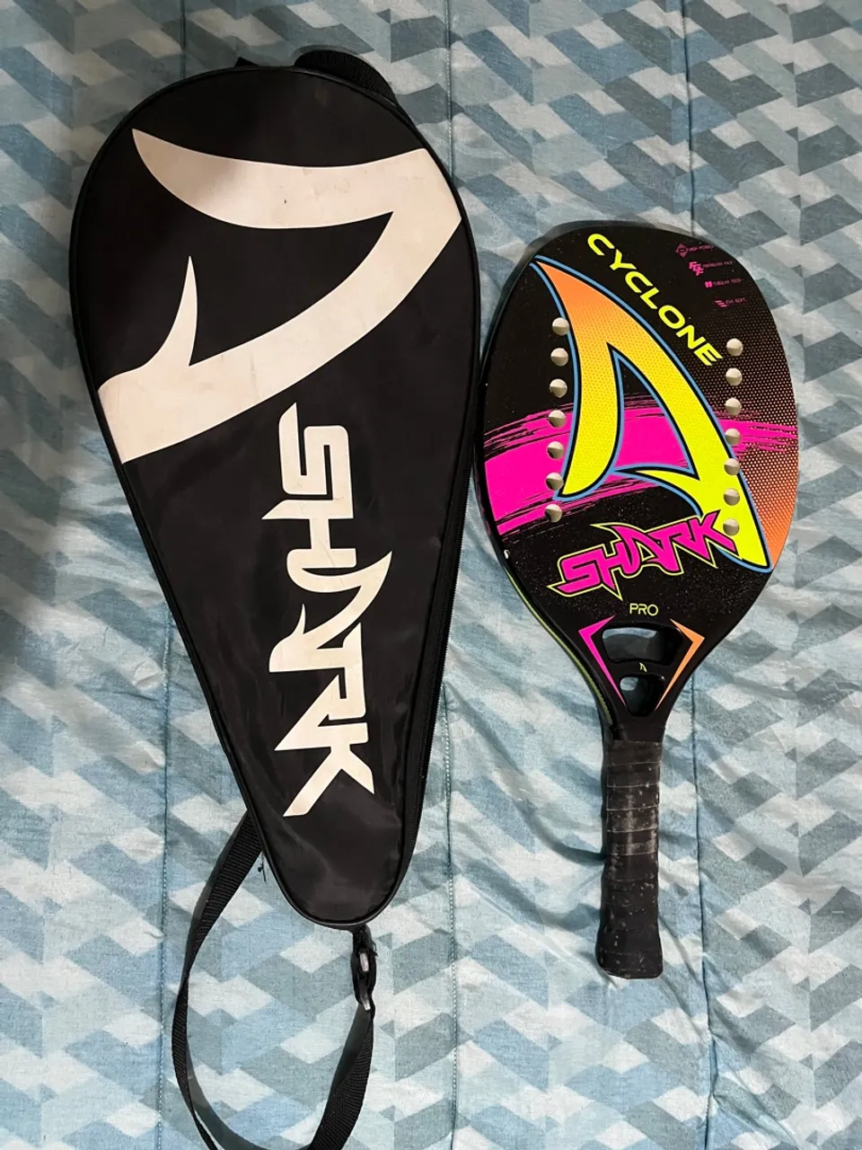Raquete de Beach Tennis Shark Cyclone Pro 2022