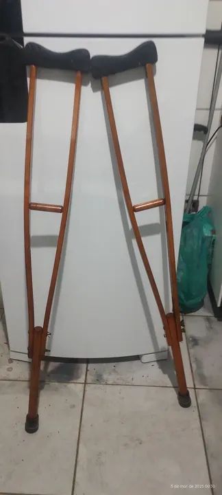 Par de Muletas de Madeira - Foto 6