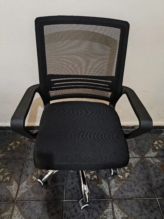 Cadeira de Escritório Giratória nova na caixa !! Disponível !  - Foto 5