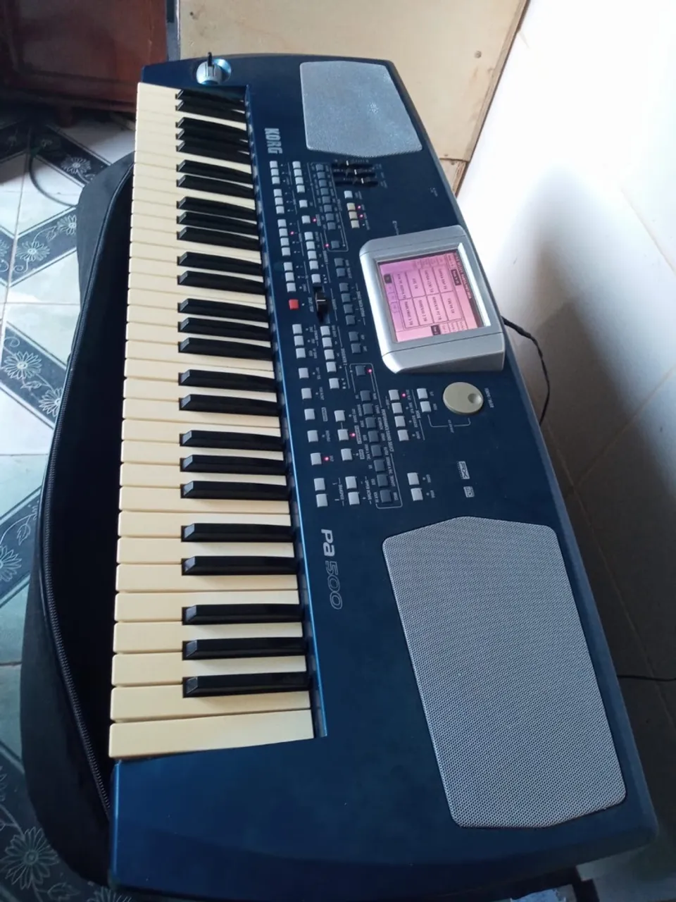 Teclado Korg PA500