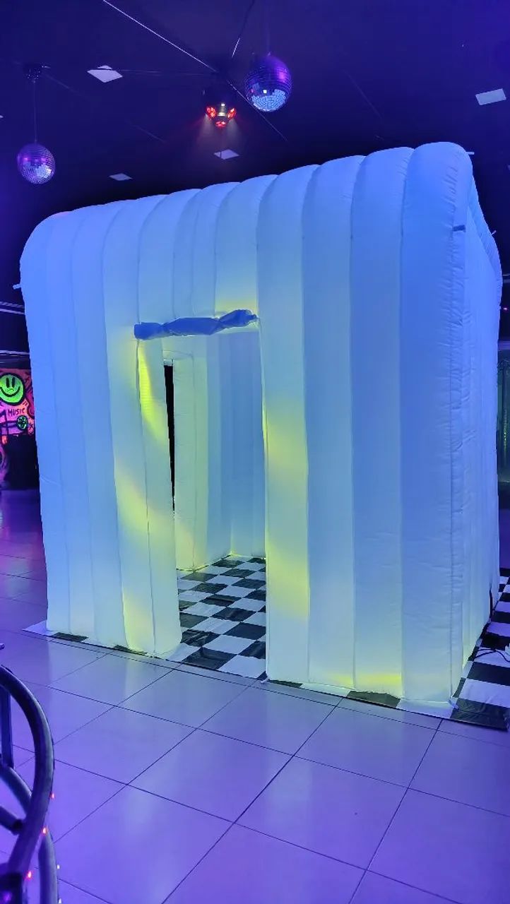 Cabine Inflável com LED - Ideal para Locação em Festas e Eventos - Foto 2