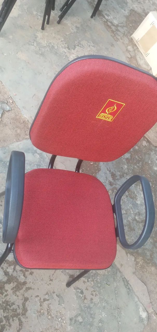 Cadeira de escritório ergonômica diretor almofadada 