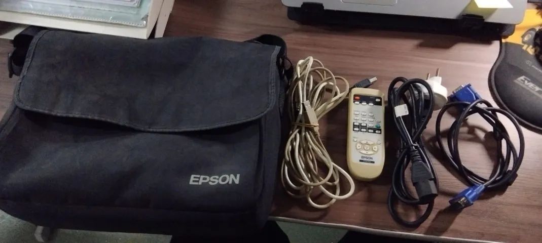 Projetor Epson Power Lite S8 com tecnologia 3LCD USADO - Foto 4