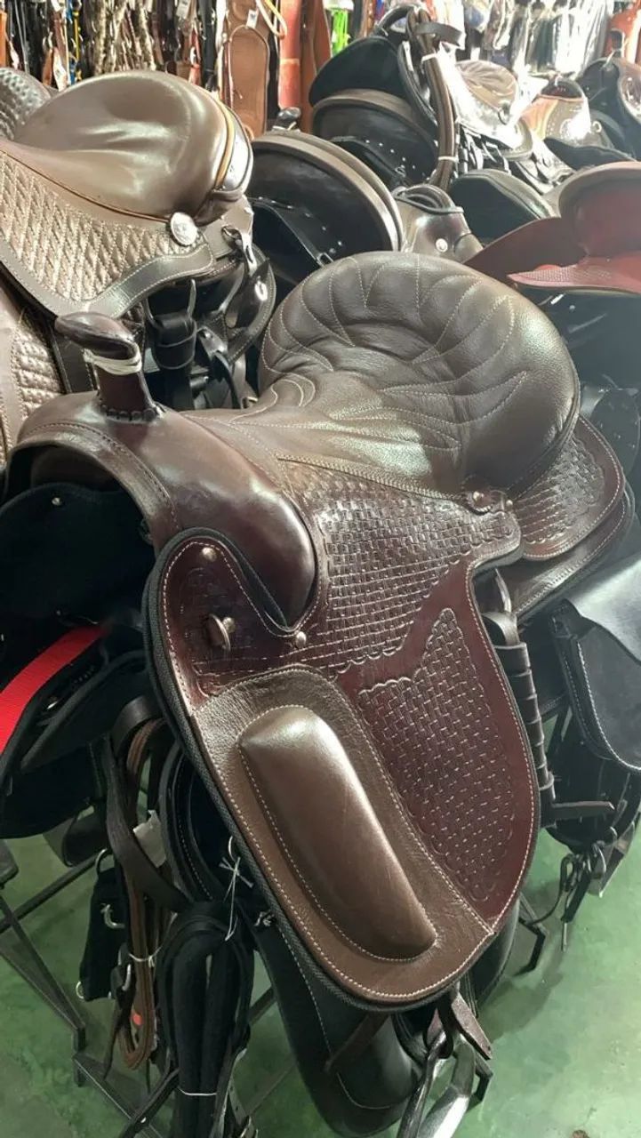 Sela de Montaria - Couro Legítimo - Impecável - Foto 6